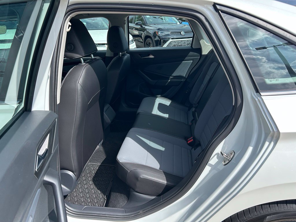 Certified 2026 Volkswagen Jetta SE w/ Black Wheel Package FWD image 49