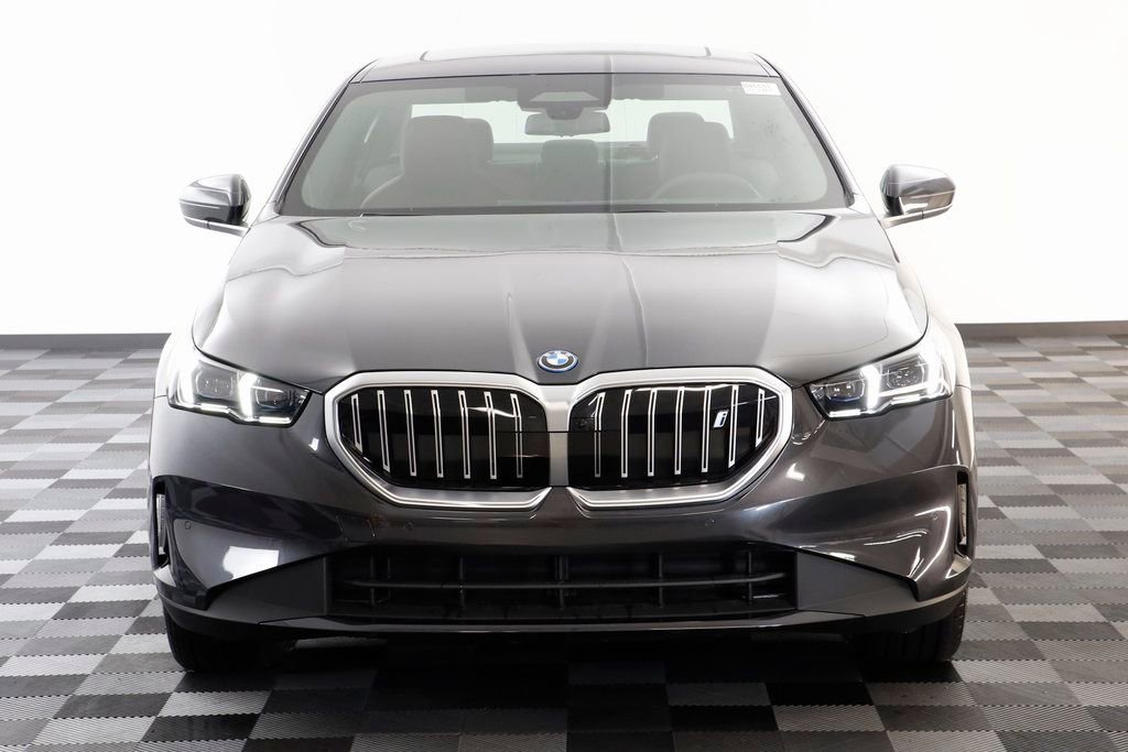Used 2025 BMW i5 xDrive40 w/ Premium Package image 24