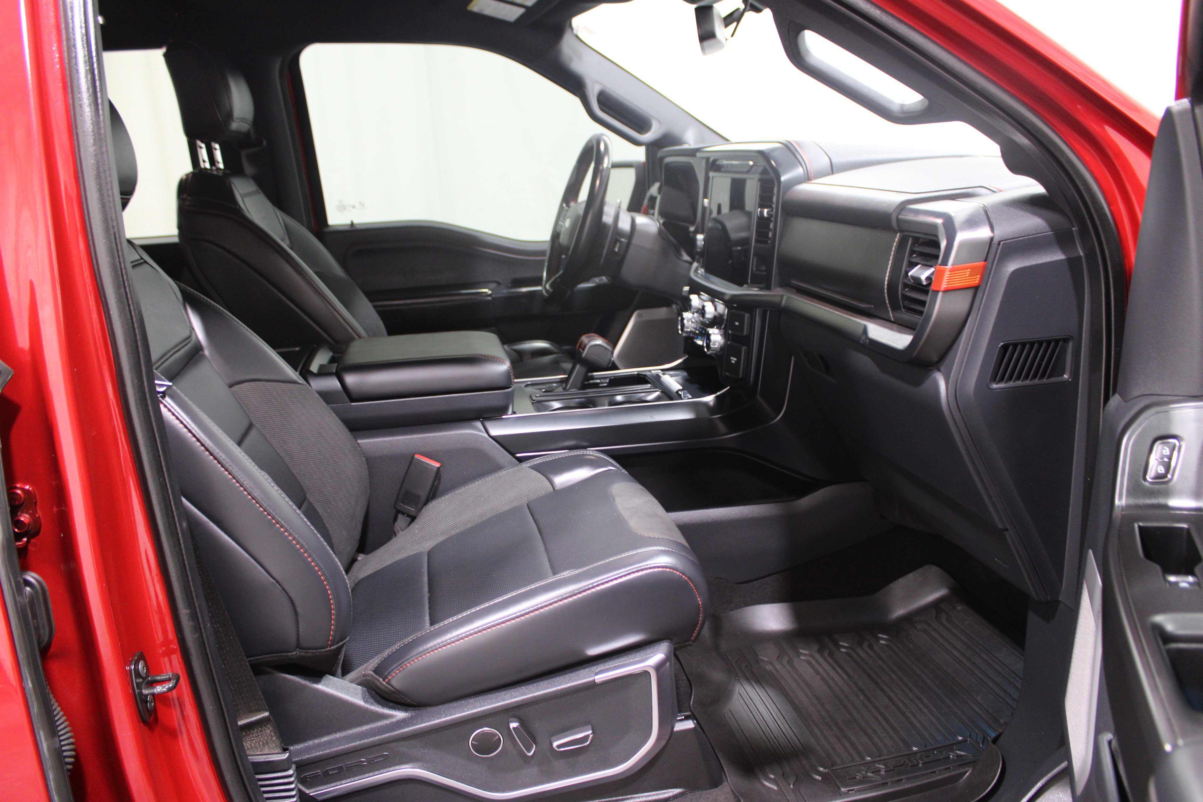 Used 2025 Ford F150 Raptor image 21
