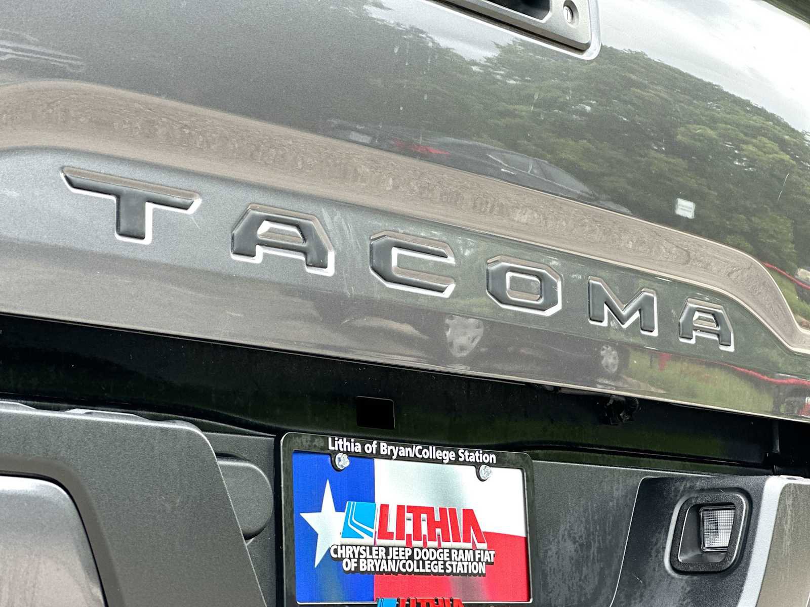 Used 2021 Toyota Tacoma SR w/ SR Convenience Package image 15