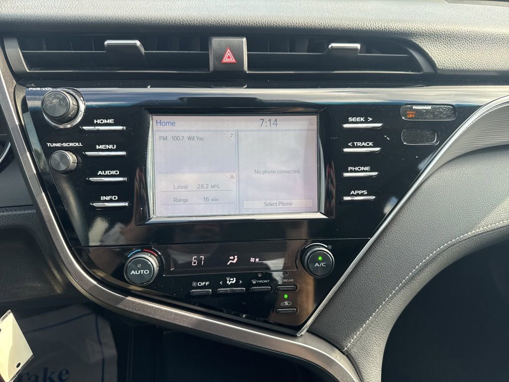 Used 2018 Toyota Camry SE image 9