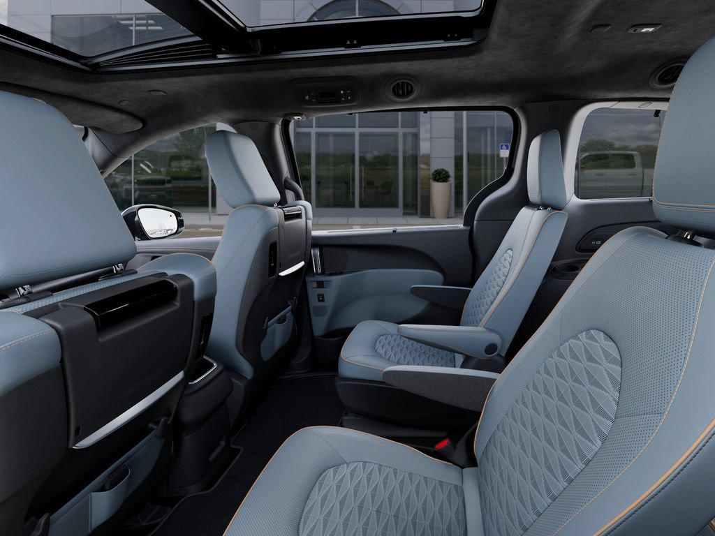 New 2027 Chrysler Pacifica Pinnacle w/ Theater Group FWD image 23