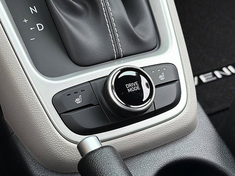 New 2026 Hyundai Venue SEL FWD image 14