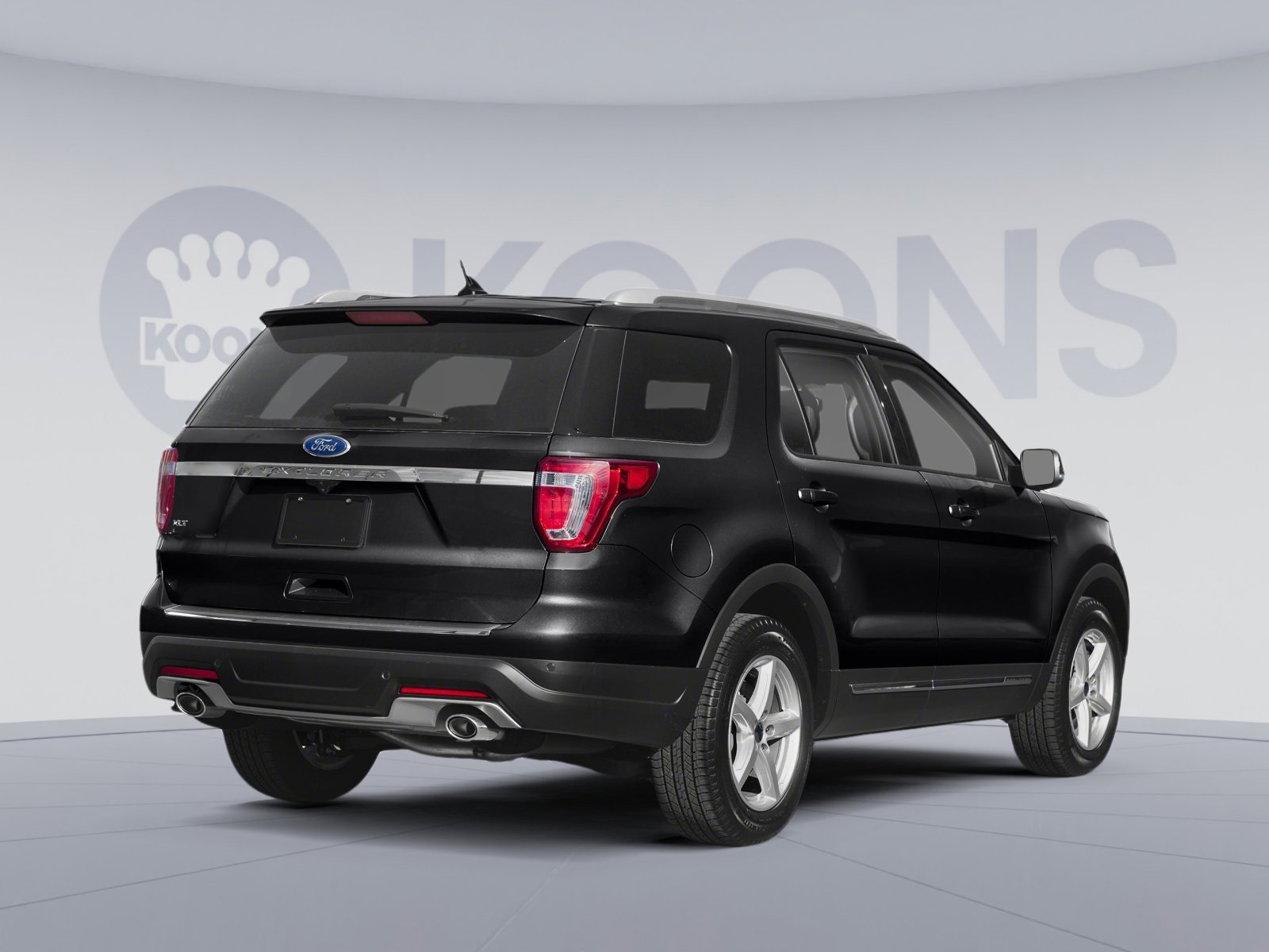 Used 2018 Ford Explorer XLT w/ Equipment Group 202A AWD/4WD image 2