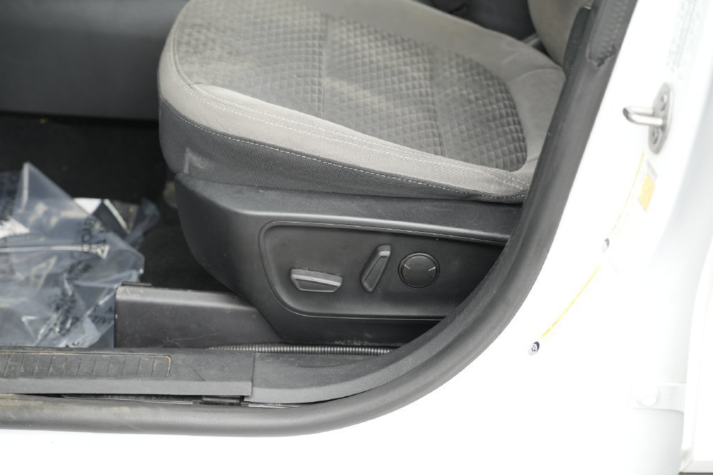 Used 2020 Ford Escape SE FWD image 20