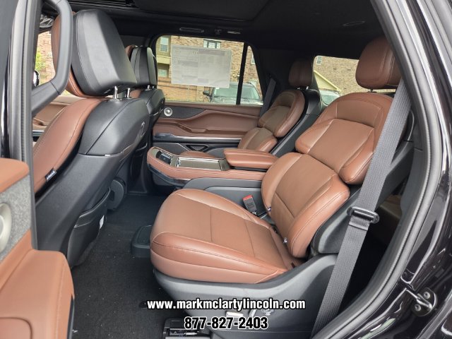 New 2026 Lincoln Navigator Reserve AWD/4WD image 10