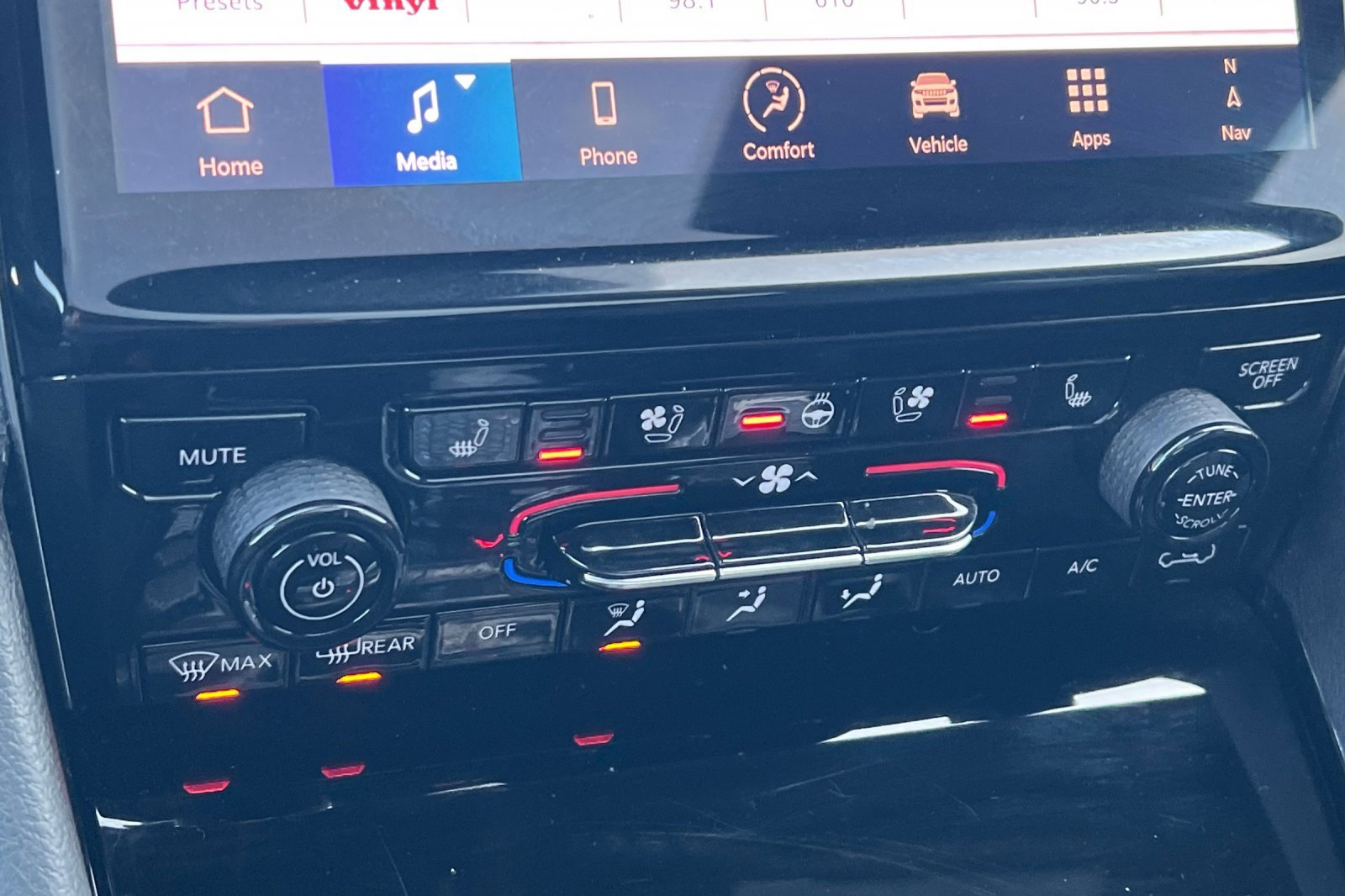 Used 2024 Jeep Grand Cherokee Summit image 23