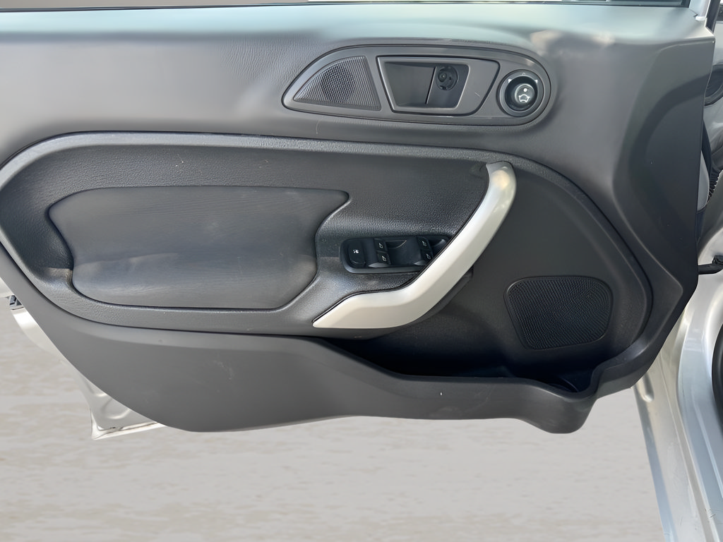 Used 2012 Ford Fiesta SE FWD image 12