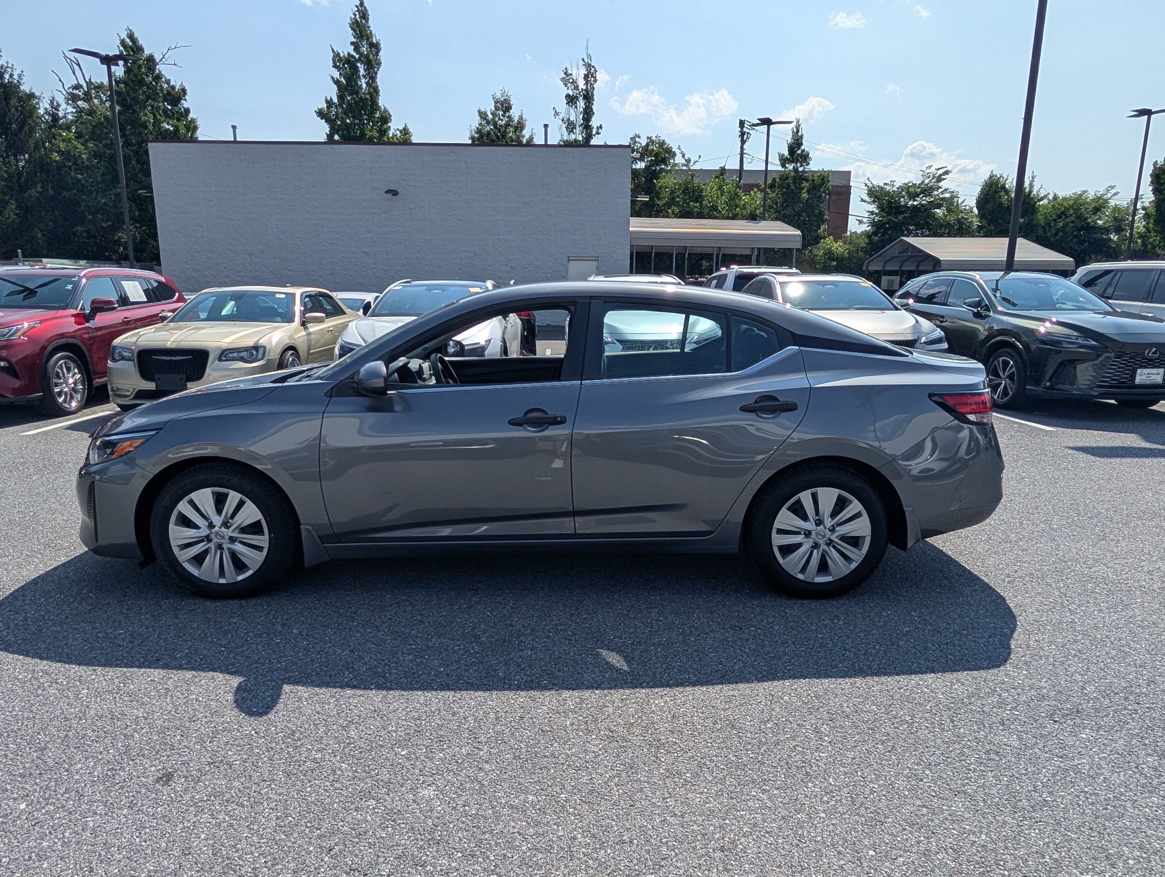 Used 2024 Nissan Sentra S FWD image 2