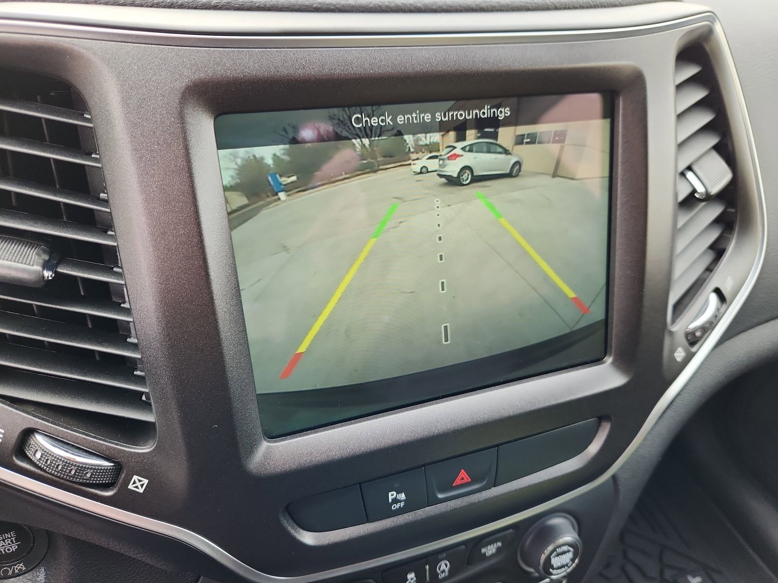 Used 2019 Jeep Cherokee Trailhawk w/ Comfort/Convenience Group AWD/4WD image 23