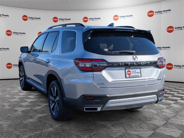New 2025 Honda Pilot Touring image 7