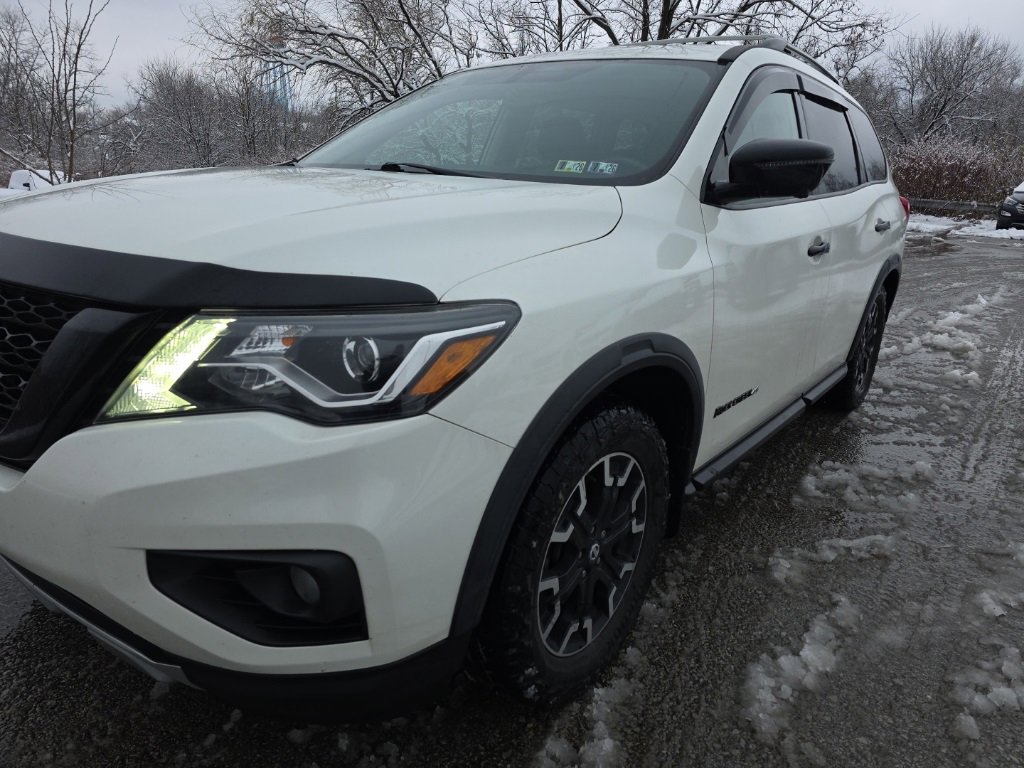 Used 2019 Nissan Pathfinder SL image 2