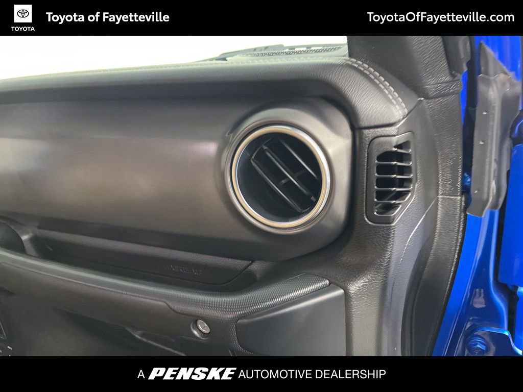 Used 2023 Jeep Gladiator Rubicon w/ LED Lighting Group AWD/4WD image 15