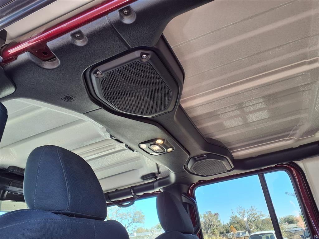 Used 2021 Jeep Wrangler Unlimited Rubicon w/ Dual Top Group image 23