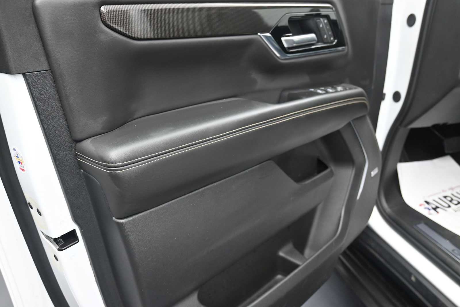 Used 2025 GMC Yukon XL Elevation AWD/4WD image 17
