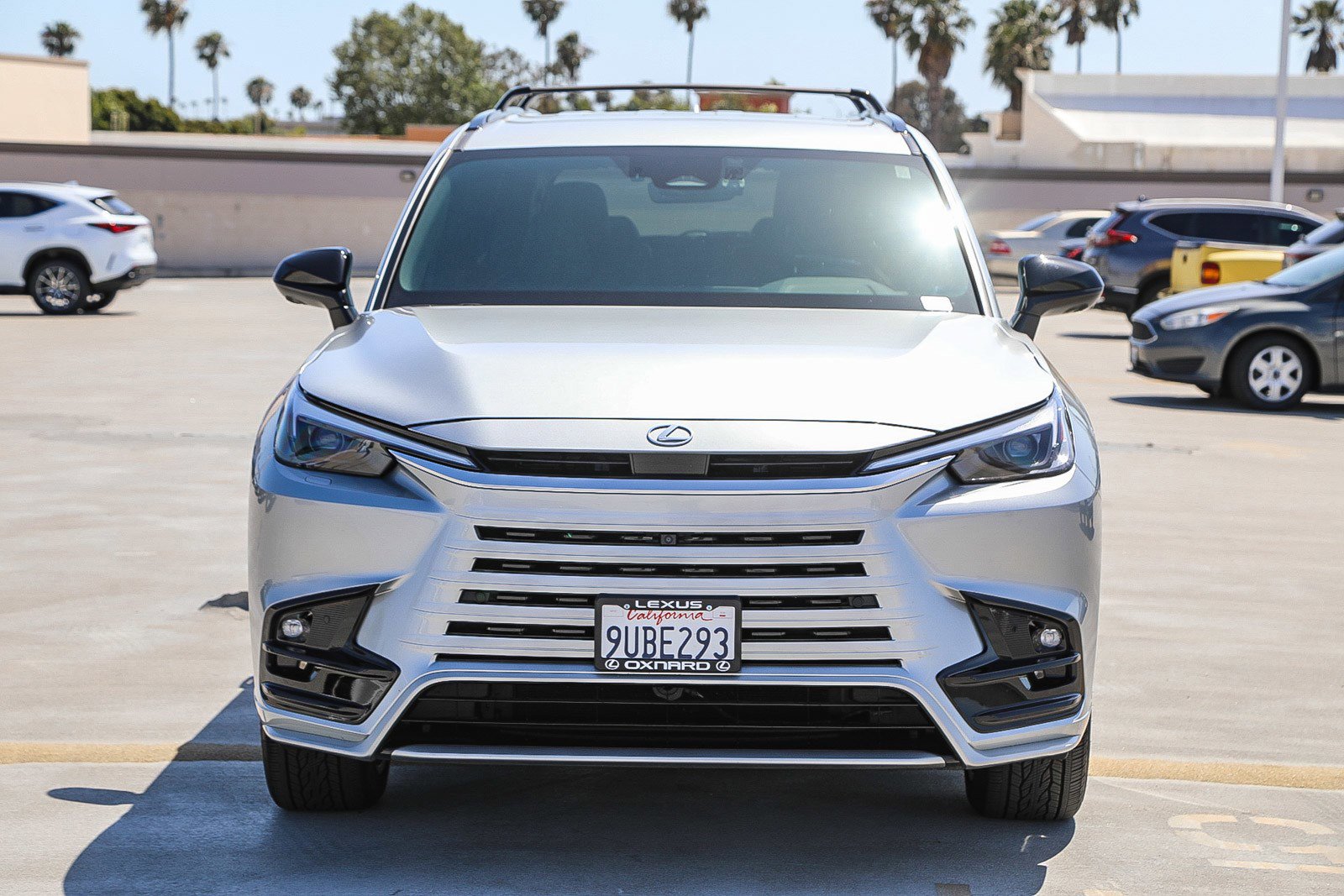 Used 2025 Lexus TX 500h AWD w/ Technology Package image 2