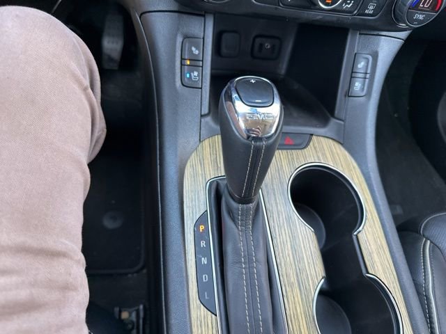 Used 2019 GMC Acadia Denali w/ Technology Package FWD image 36
