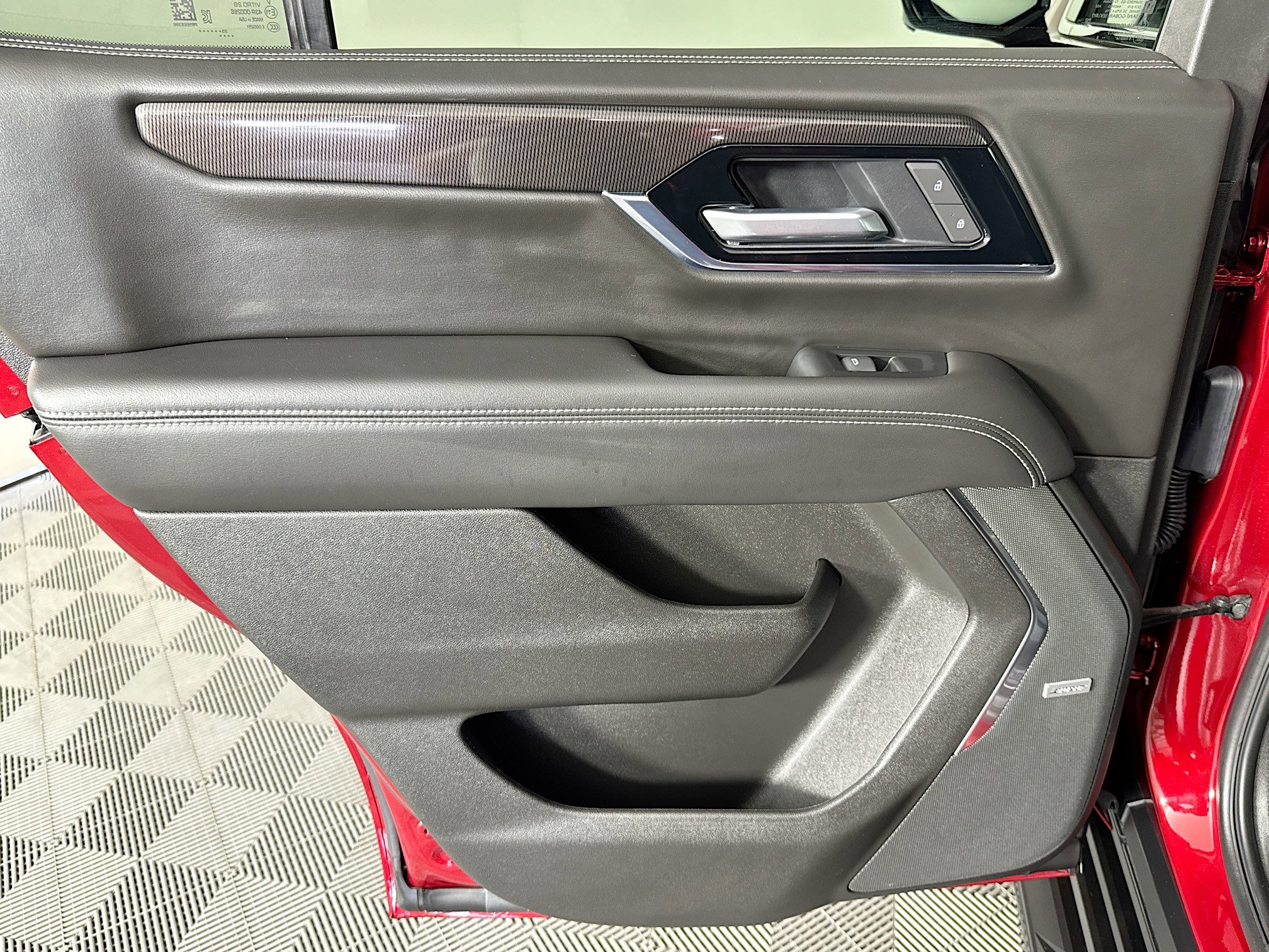 Used 2025 GMC Yukon Elevation w/ Technology Package RWD image 24