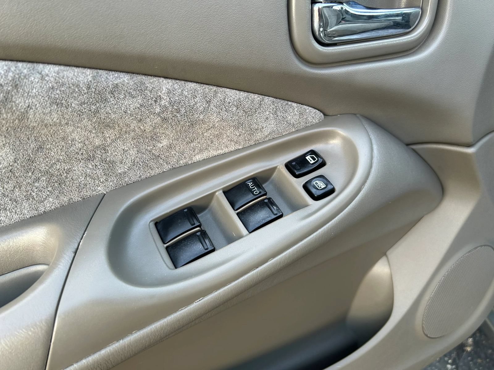 Used 2002 Nissan Sentra GXE FWD image 19