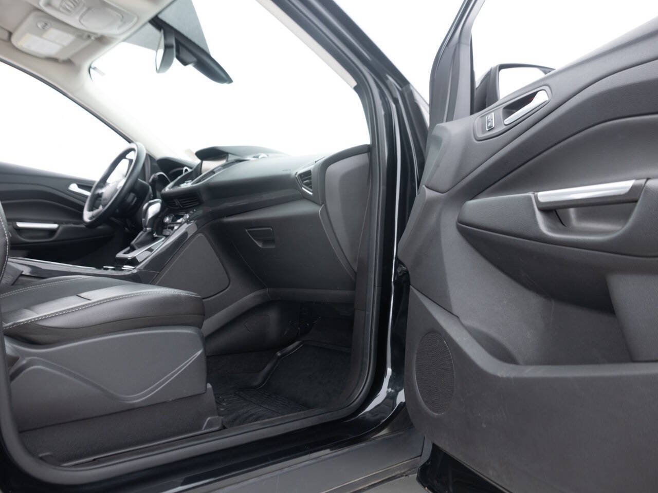 Used 2014 Ford Escape Titanium w/ Equipment Group 401A FWD image 28