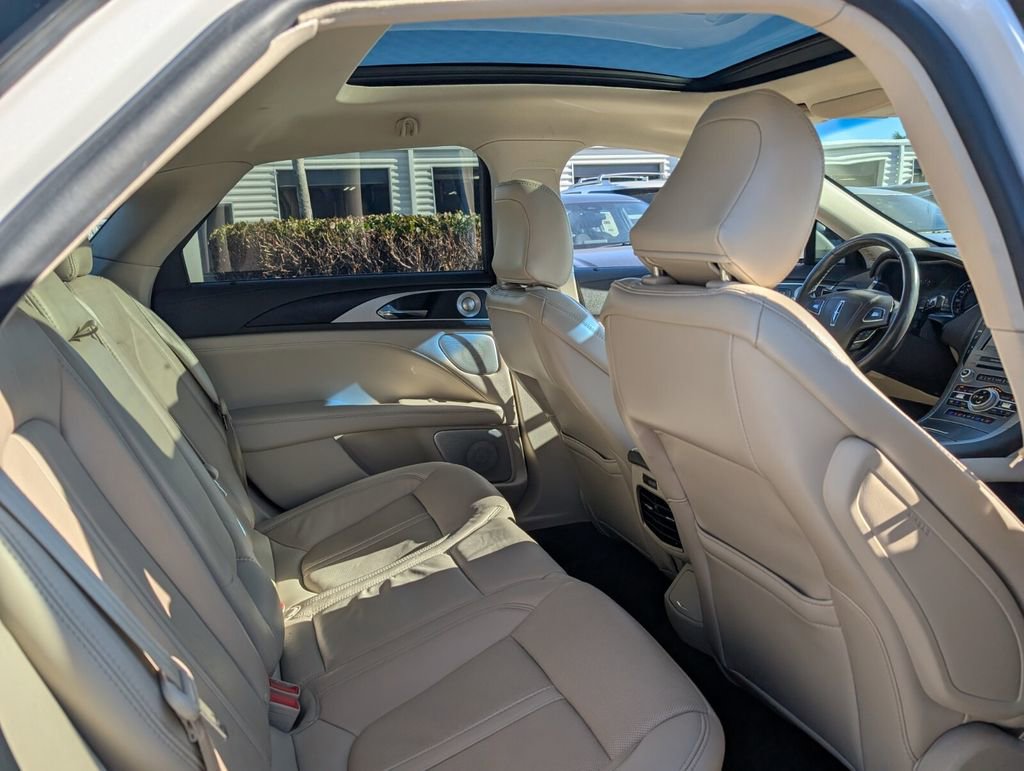 Used 2020 Lincoln MKZ Reserve w/ Luxury Package image 17