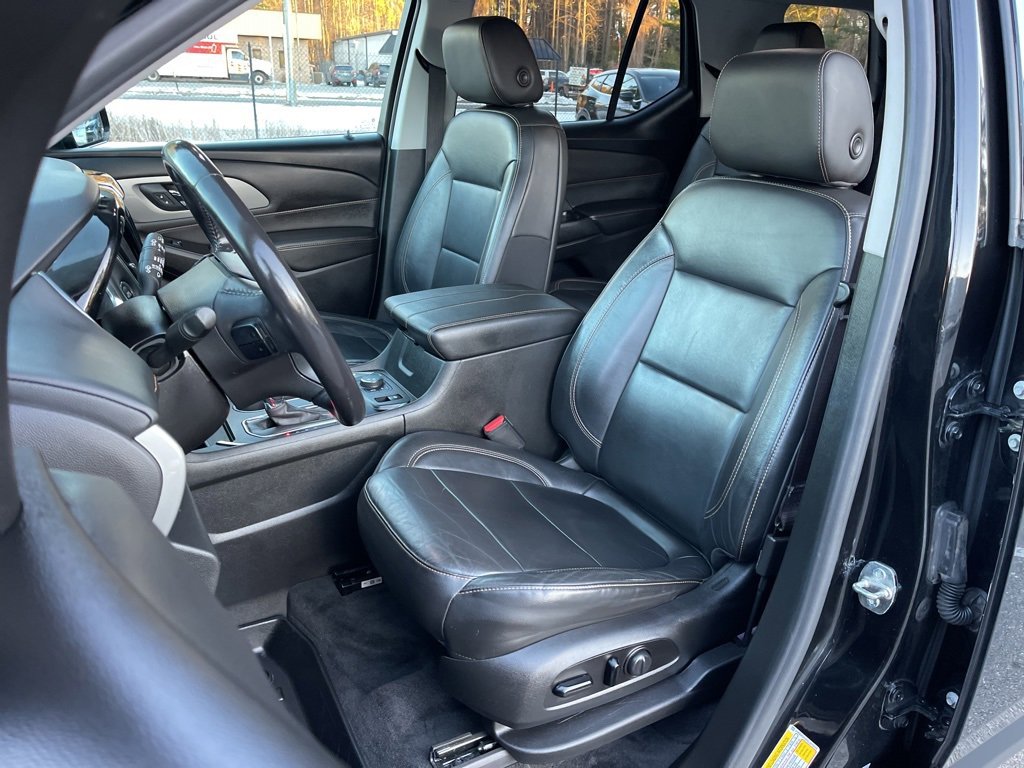 Used 2020 Chevrolet Traverse RS w/ LPO, Floor Liner Package image 18