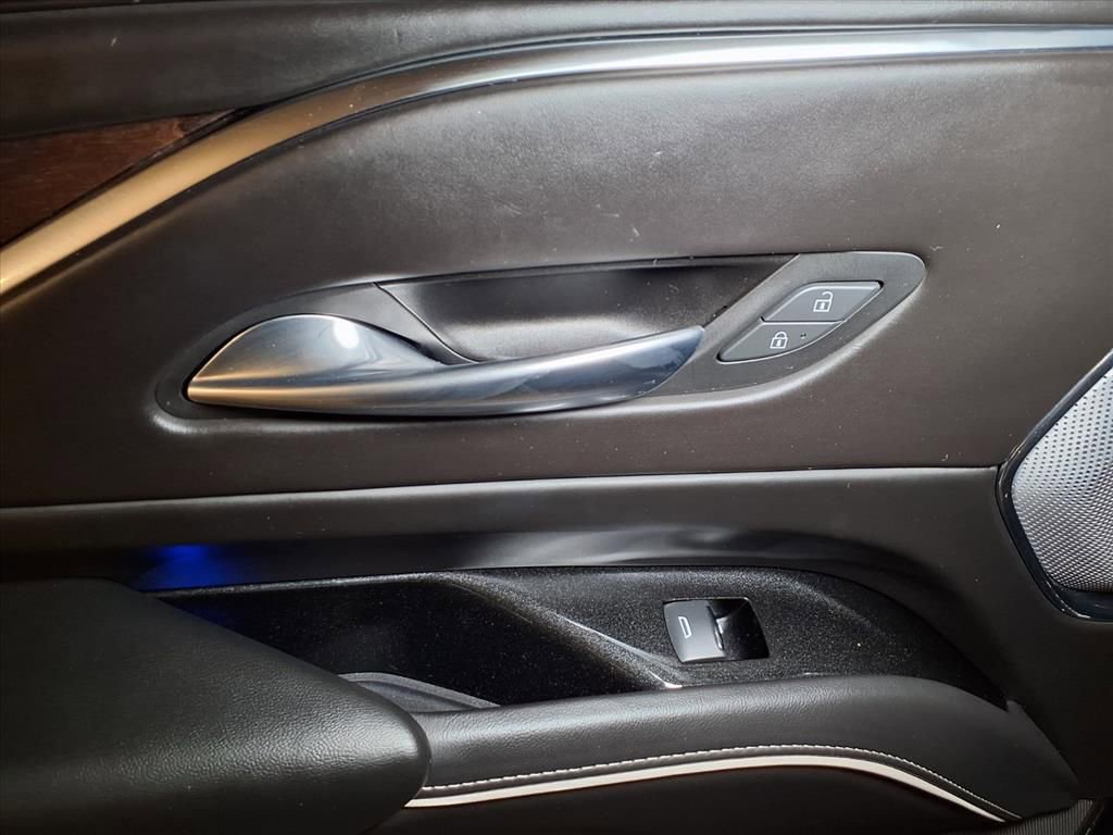 Certified 2023 Cadillac Escalade Premium Luxury Platinum image 21