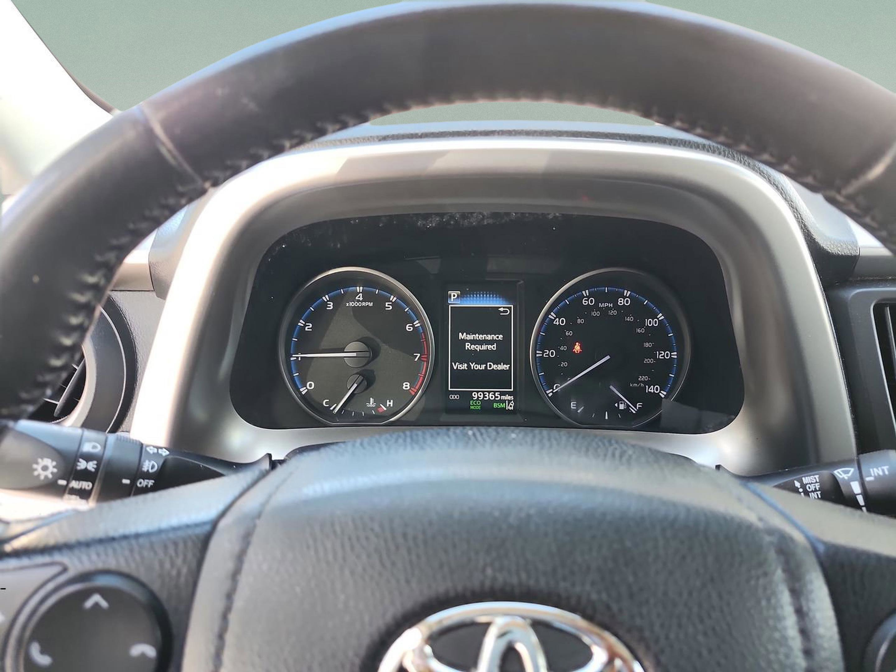 Used 2018 Toyota RAV4 XLE image 11