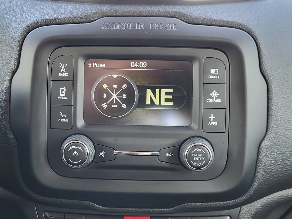 Used 2017 Jeep Renegade Latitude w/ Cold Weather Group AWD/4WD image 8