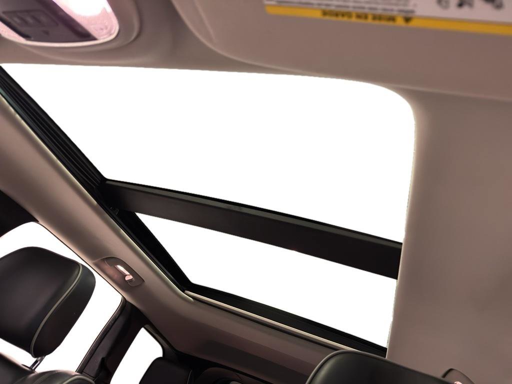 Used 2012 Jeep Grand Cherokee Overland image 15