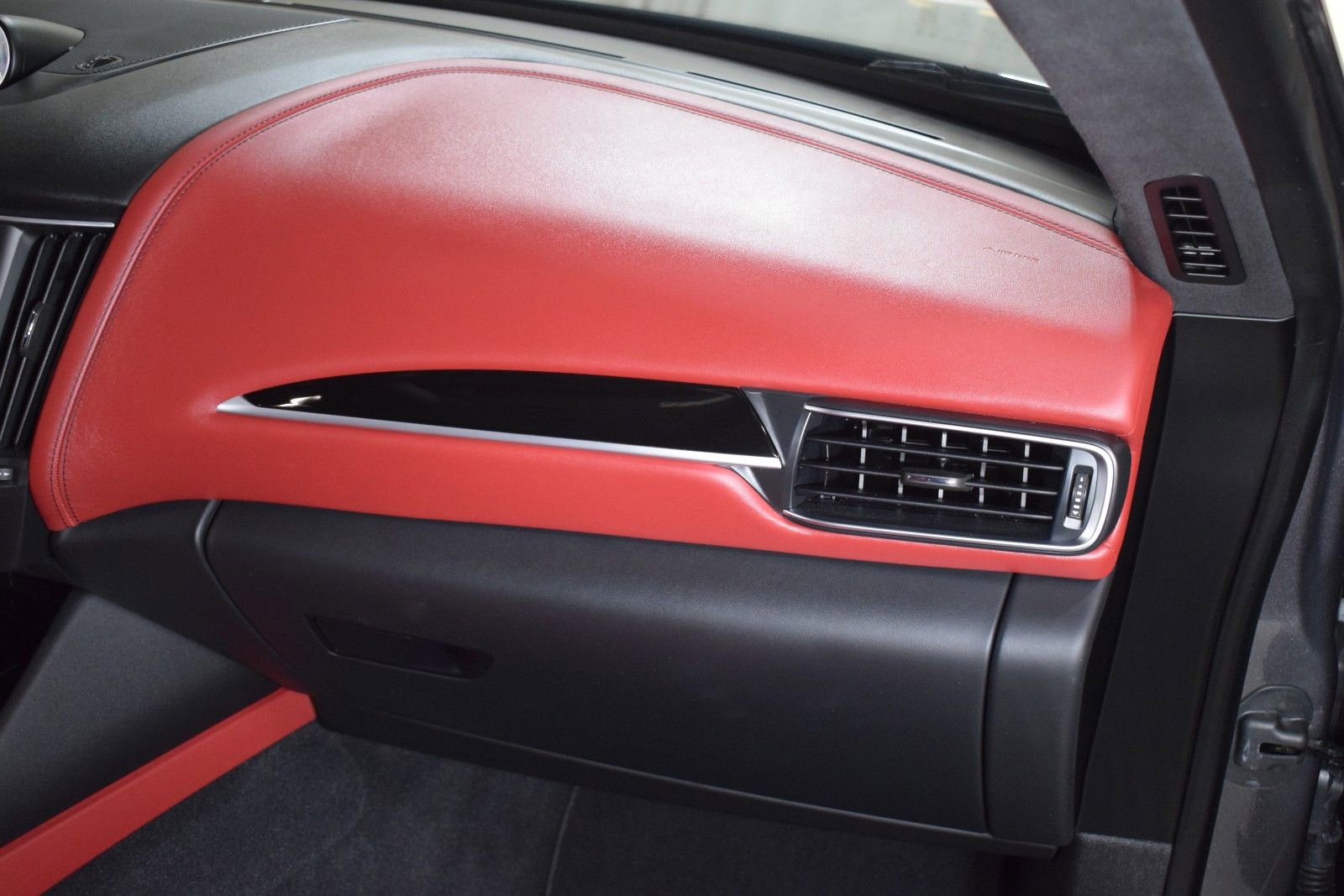 Certified 2022 Maserati Levante Modena image 24