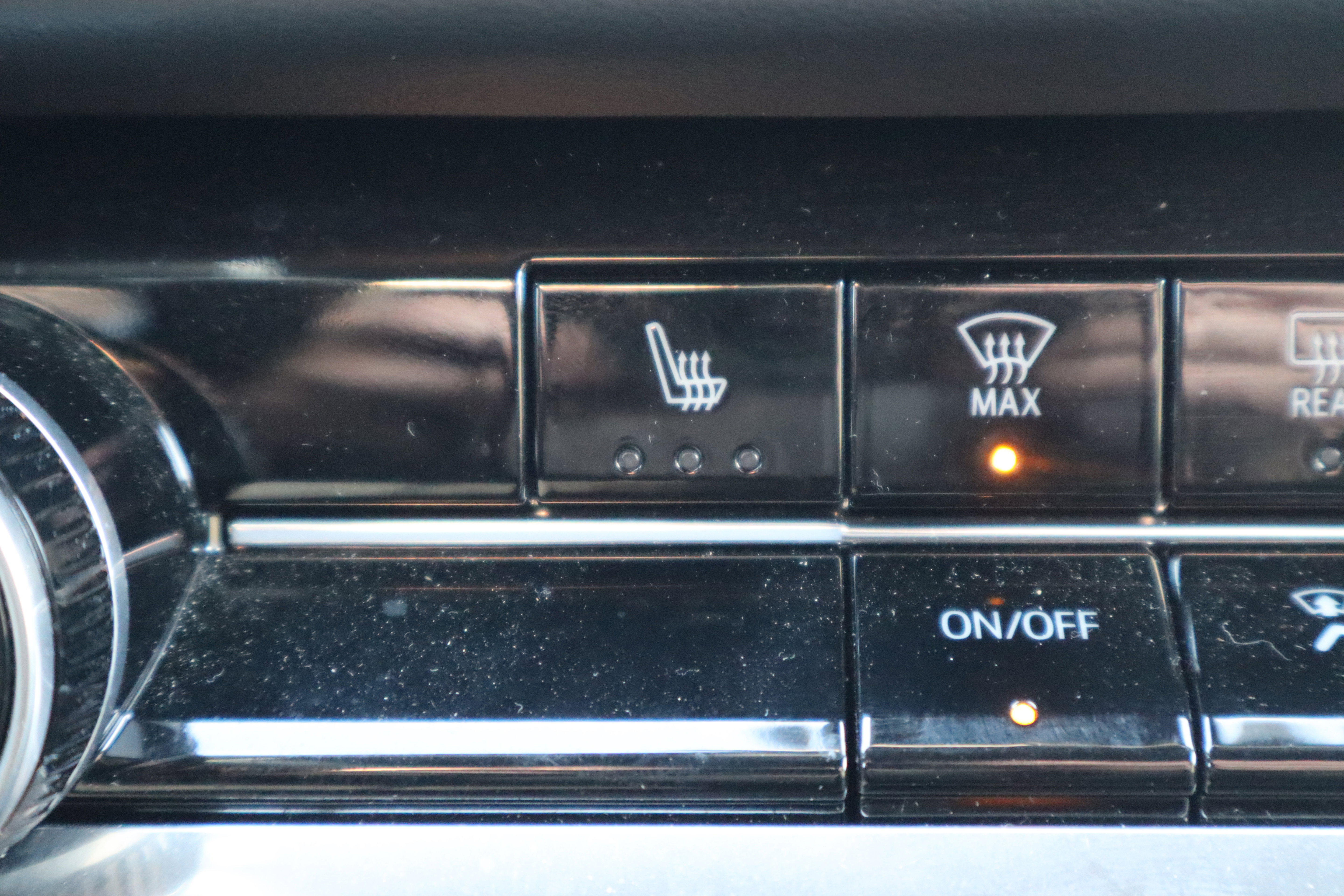 Used 2025 Chevrolet Equinox LT AWD/4WD image 25