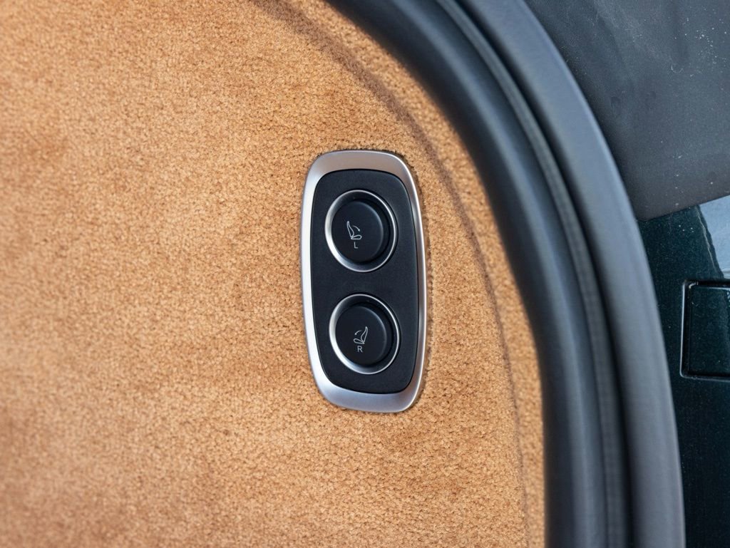 New 2026 Aston Martin DBX 707 image 48