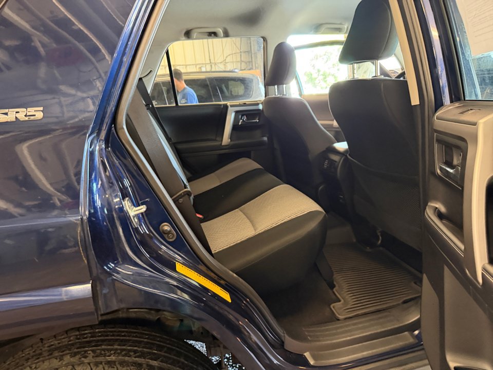 Certified 2019 Toyota 4Runner SR5 AWD/4WD image 33
