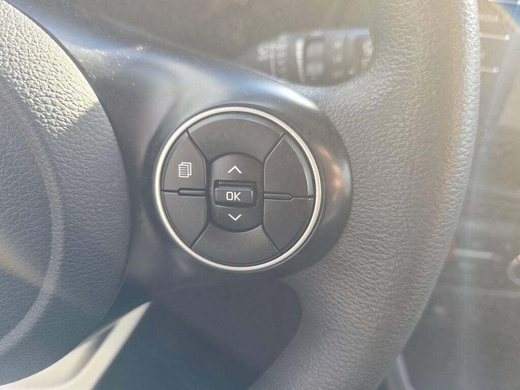 Used 2021 Kia Soul LX image 23