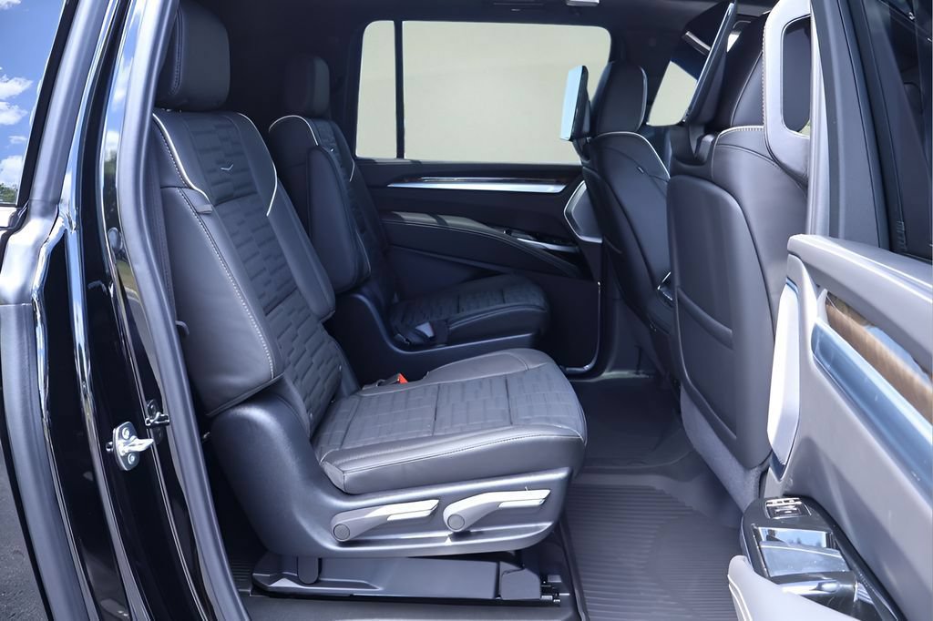 New 2026 Cadillac Escalade ESV Platinum Luxury w/ LPO, Floor Liner Package RWD image 19