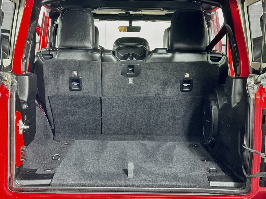 Used 2018 Jeep Wrangler Unlimited Rubicon AWD/4WD image 31