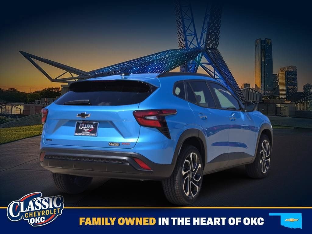 New 2026 Chevrolet Trax RS w/ Sunroof Package FWD image 4