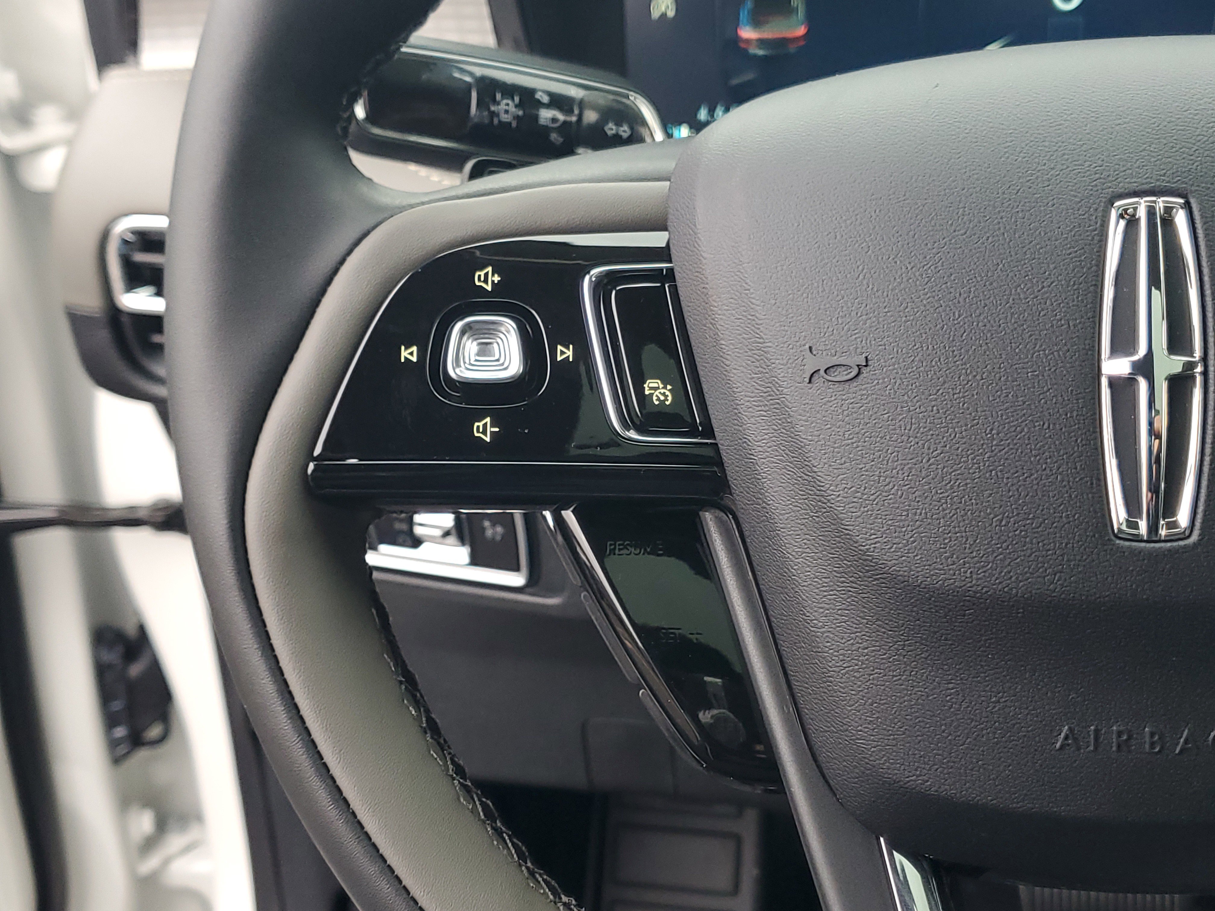 New 2026 Lincoln Corsair Premiere image 17