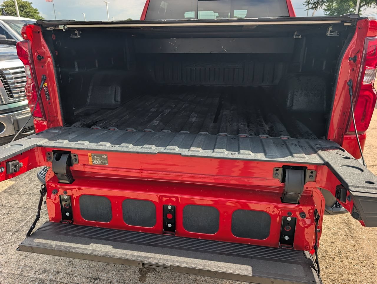 Used 2023 Chevrolet Silverado 1500 ZR2 w/ Technology Package AWD/4WD image 27