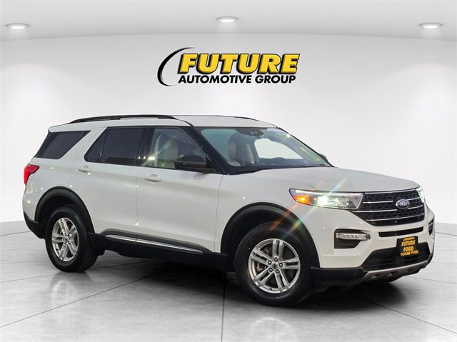 Certified 2024 Ford Explorer XLT w/ Equipment Group 202A image 1