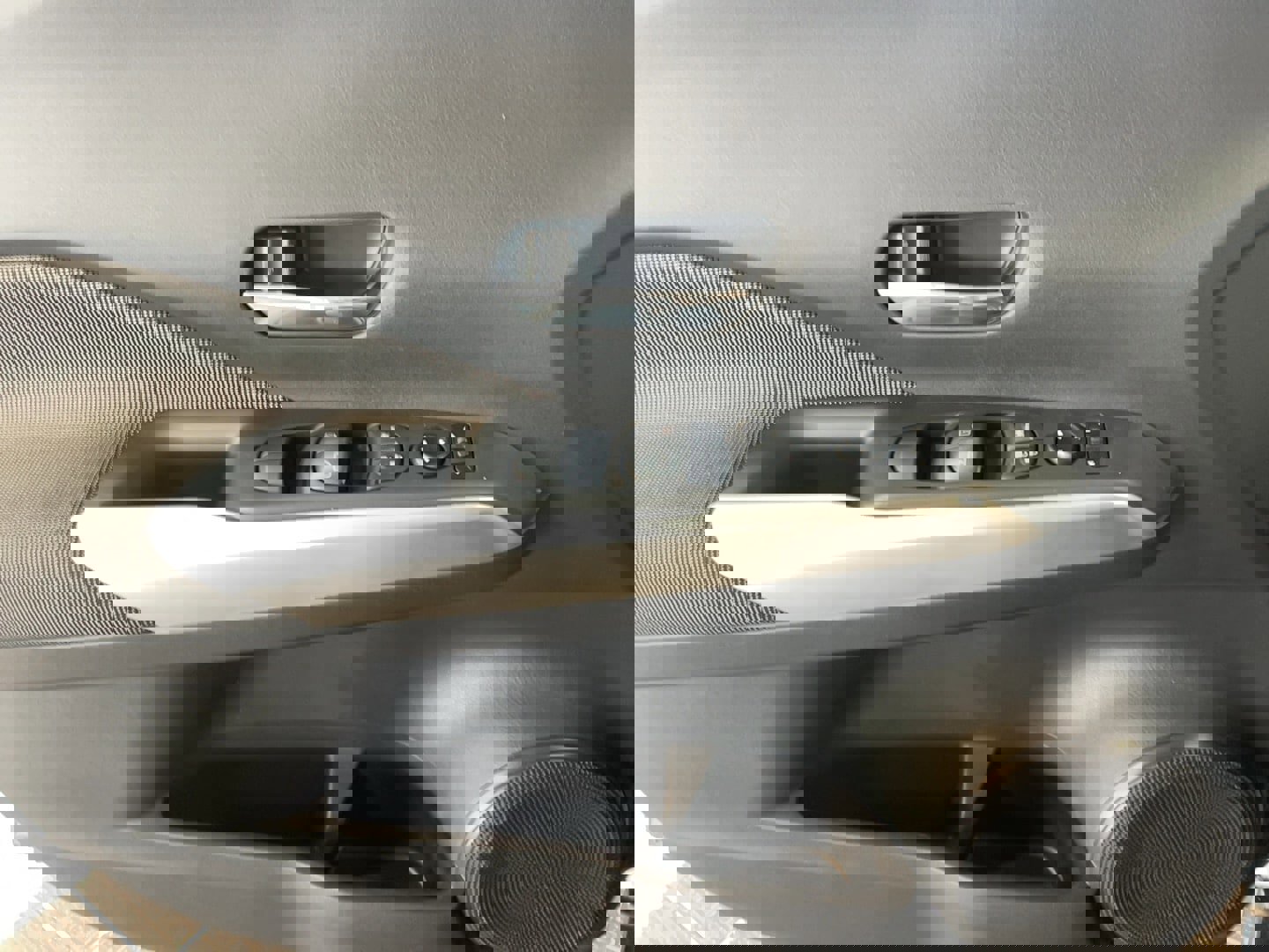 Used 2019 Nissan Kicks SV image 12