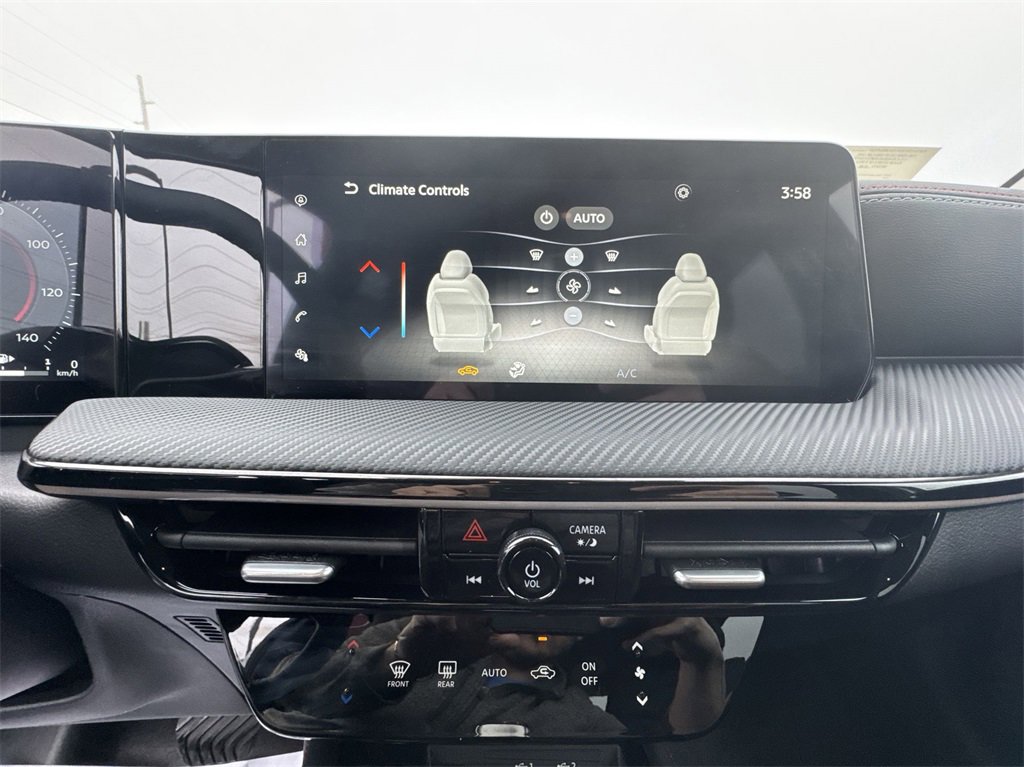 New 2025 Nissan Kicks SR image 19