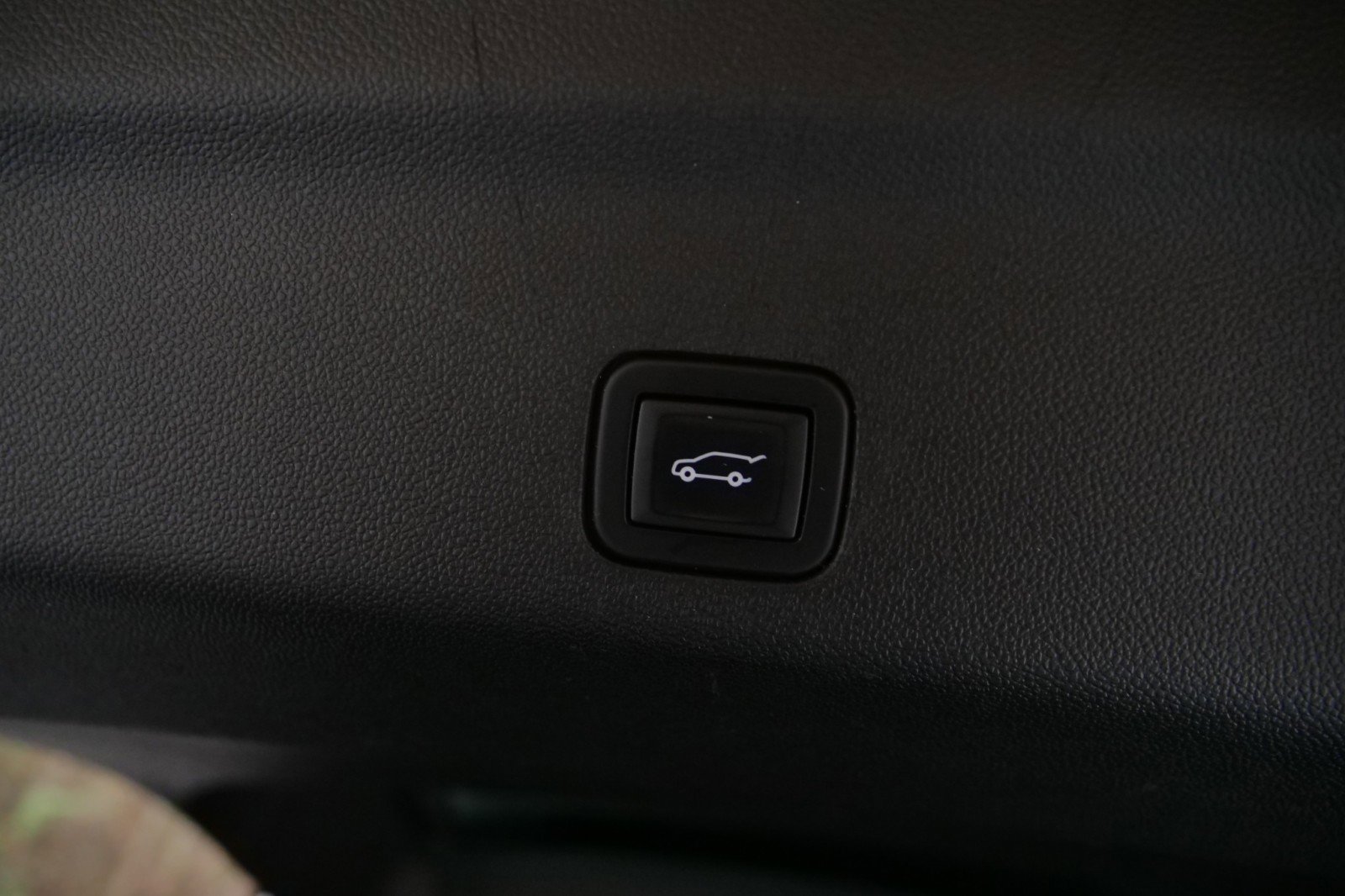 Used 2021 Chevrolet Suburban LT image 31