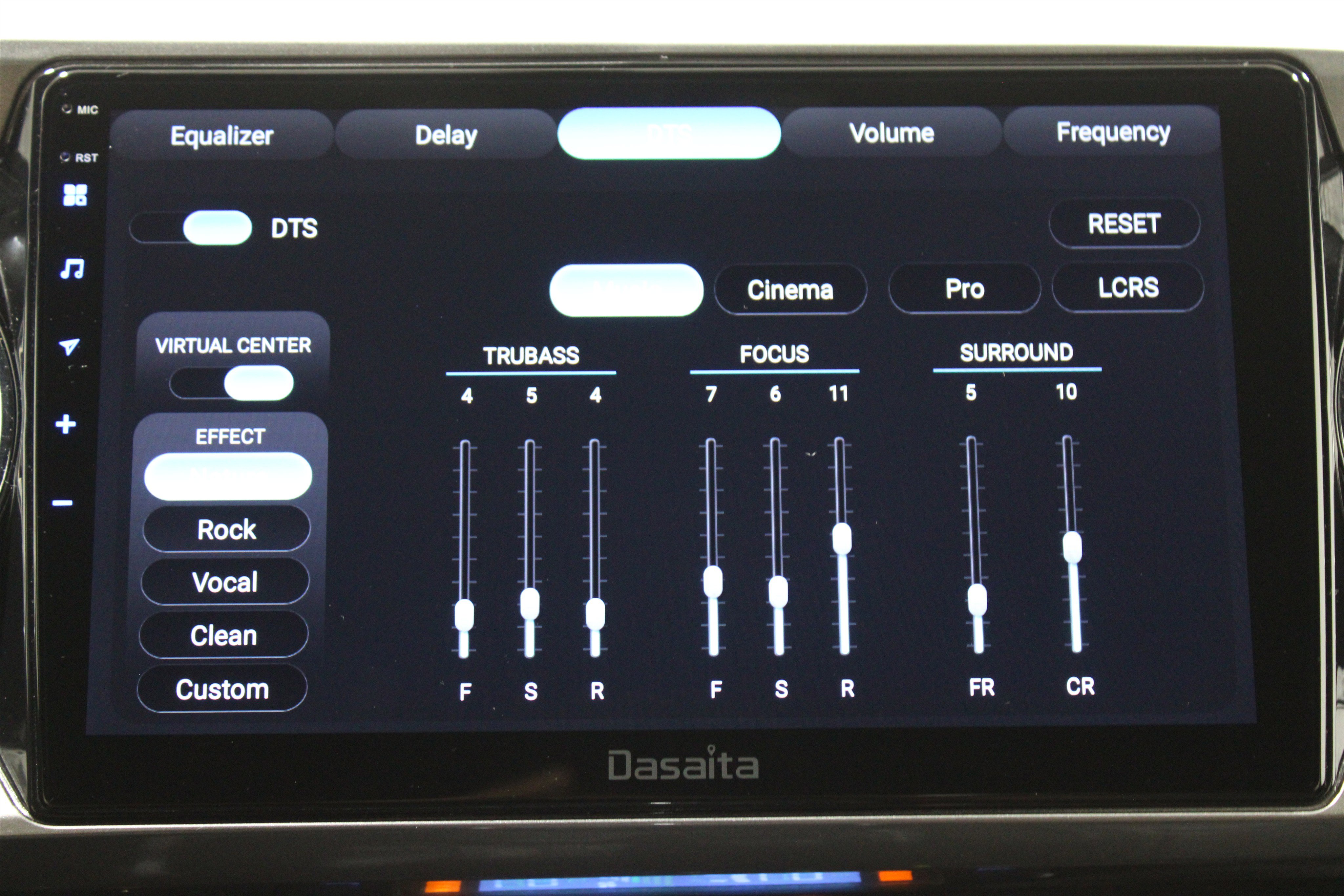 Used 2016 Toyota Tacoma Limited image 18