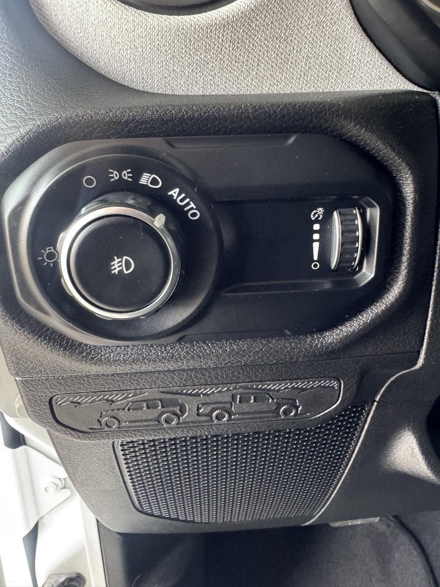Used 2025 Jeep Wrangler Unlimited Sport AWD/4WD image 13