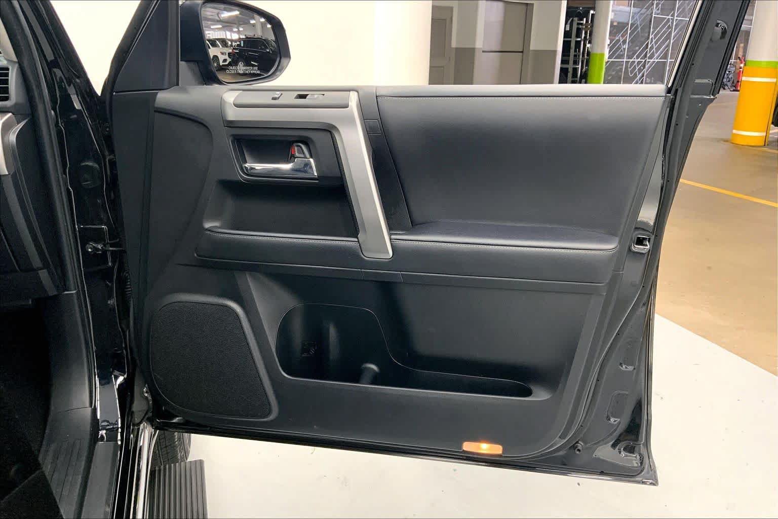 Used 2023 Toyota 4Runner Limited AWD/4WD image 9