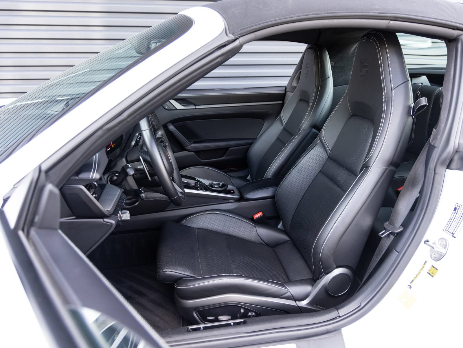 Certified 2024 Porsche 911 Targa 4S AWD/4WD image 5