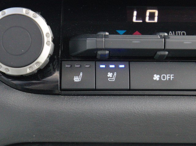 Used 2023 Toyota Tundra Platinum AWD/4WD image 27