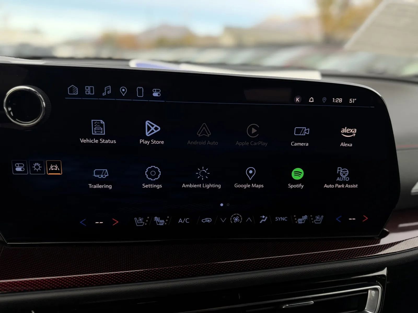 Used 2024 Chevrolet Traverse RS image 38